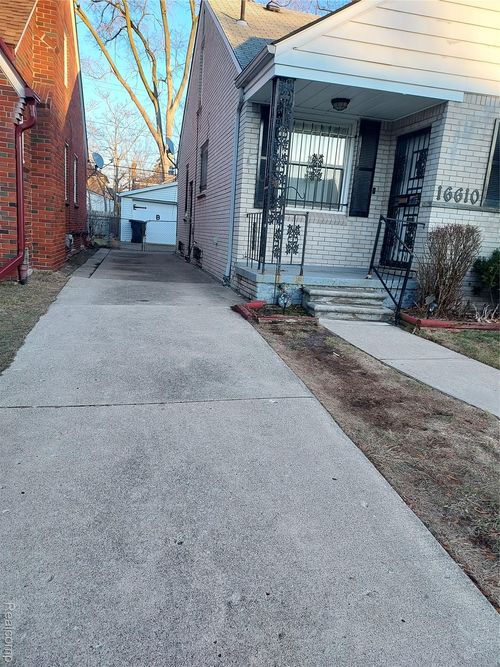 16610 Birwood St, Detroit, MI, 48221-2874 | Card Image