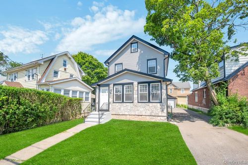 272 N Columbus Ave, Freeport, NY, 11520-1635 | Card Image