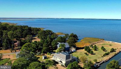 5557 Main Street, House other with 4 bedrooms, 4 bathrooms and null parking in CHINCOTEAGUE ISLAND VA | Image 2