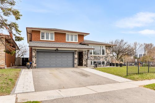 176 Daphne Ave, Mississauga, ON, L5A1M6 | Card Image