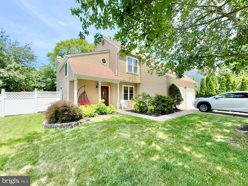 20 Concord Cir, Howell, NJ, 07731-1559 | Card Image