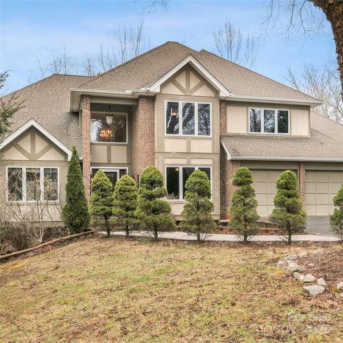 2 Sun Up Ln, Candler, NC, 28715-5204 | Card Image