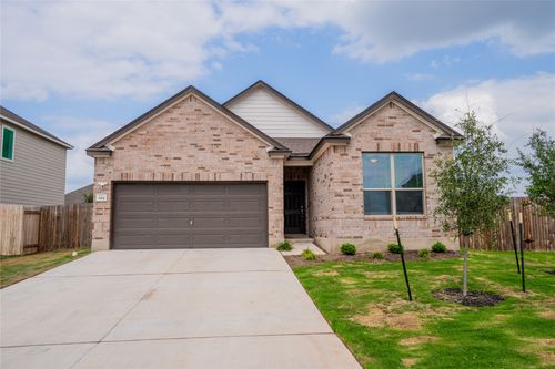 304 Summit Dr, Lockhart, TX, 78644-3866 | Card Image