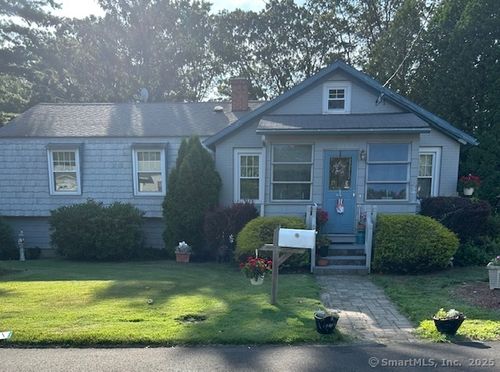 15 Pickett St, Milford, CT, 06460-5137 | Card Image