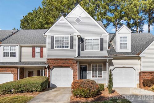 5927 Prescott Ct, Charlotte, NC, 28269-1336 | Card Image