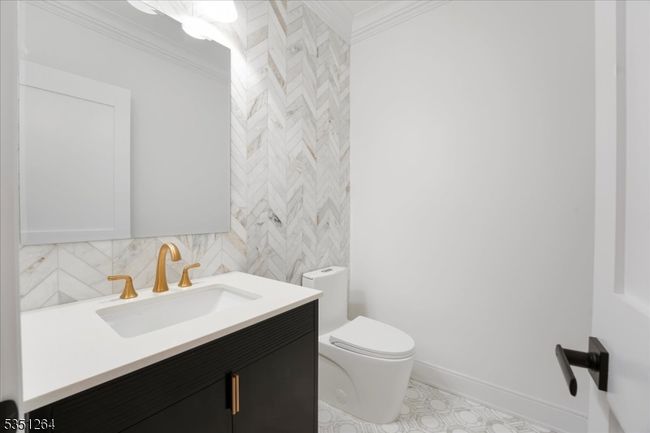 806 Arbor Rd, House other with 6 bedrooms, 5 bathrooms and null parking in Paramus NJ | Image 9