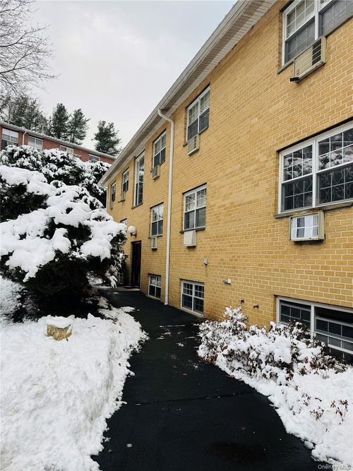 8b-8 Dove Ct, Croton On Hudson, NY, 10520-1653 | Card Image