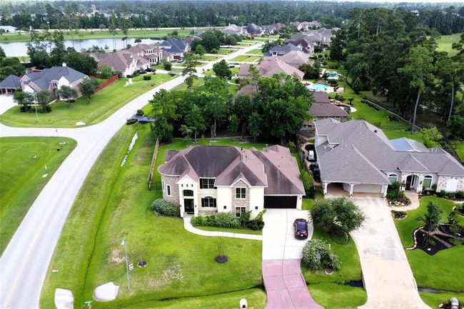 corner lot, with hardly any neighbors in close vicinity to wooded areas, the golf course and lakes and amzing aminities of | Image 4