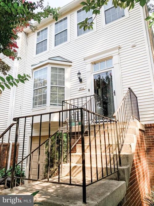 5853 Wye Oak Commons Ct, BURKE, VA, 22015-2872 | Card Image