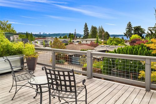 235 10th Ave W, Kirkland, WA, 98033-5316 | Card Image