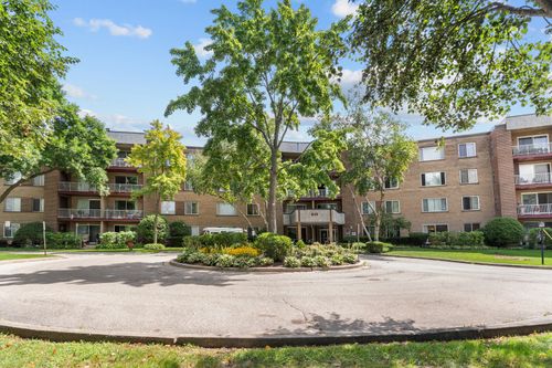 unit-429-945 E Kenilworth Ave, Palatine, IL, 60074-6857 | Card Image