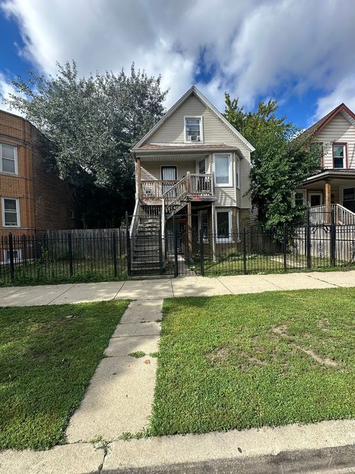 4224 W Thomas St, Chicago, IL, 60651-3511 | Card Image