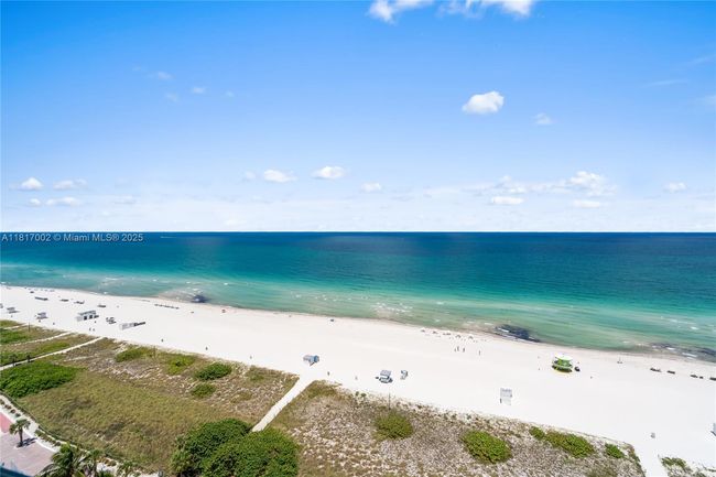 APT-1602 - 5775 Collins Ave, Condo with 2 bedrooms, 3 bathrooms and null parking in Miami Beach FL | Image 34