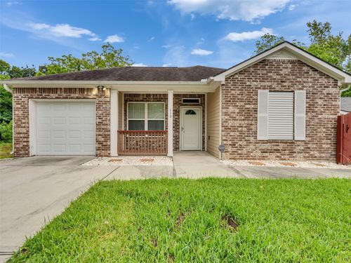 110 N Texas St, Texas City, TX, 77591-3770 | Card Image