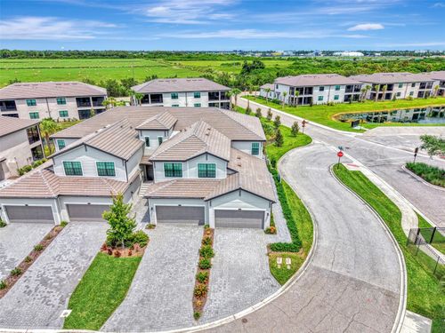 104-5632 Summit Pointe Cir, BRADENTON, FL, 34210-7012 | Card Image