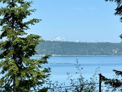 2515 Bretland Rd, Camano Island, WA, 98282-8239 | Card Image