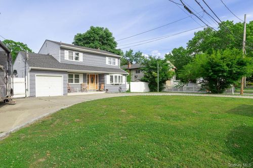 299 Mount Vernon Ave, Medford, NY, 11763-3112 | Card Image