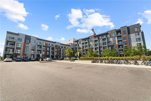 324-95 Dundas St W, Oakville, ON, L6M5N4 | Card Image