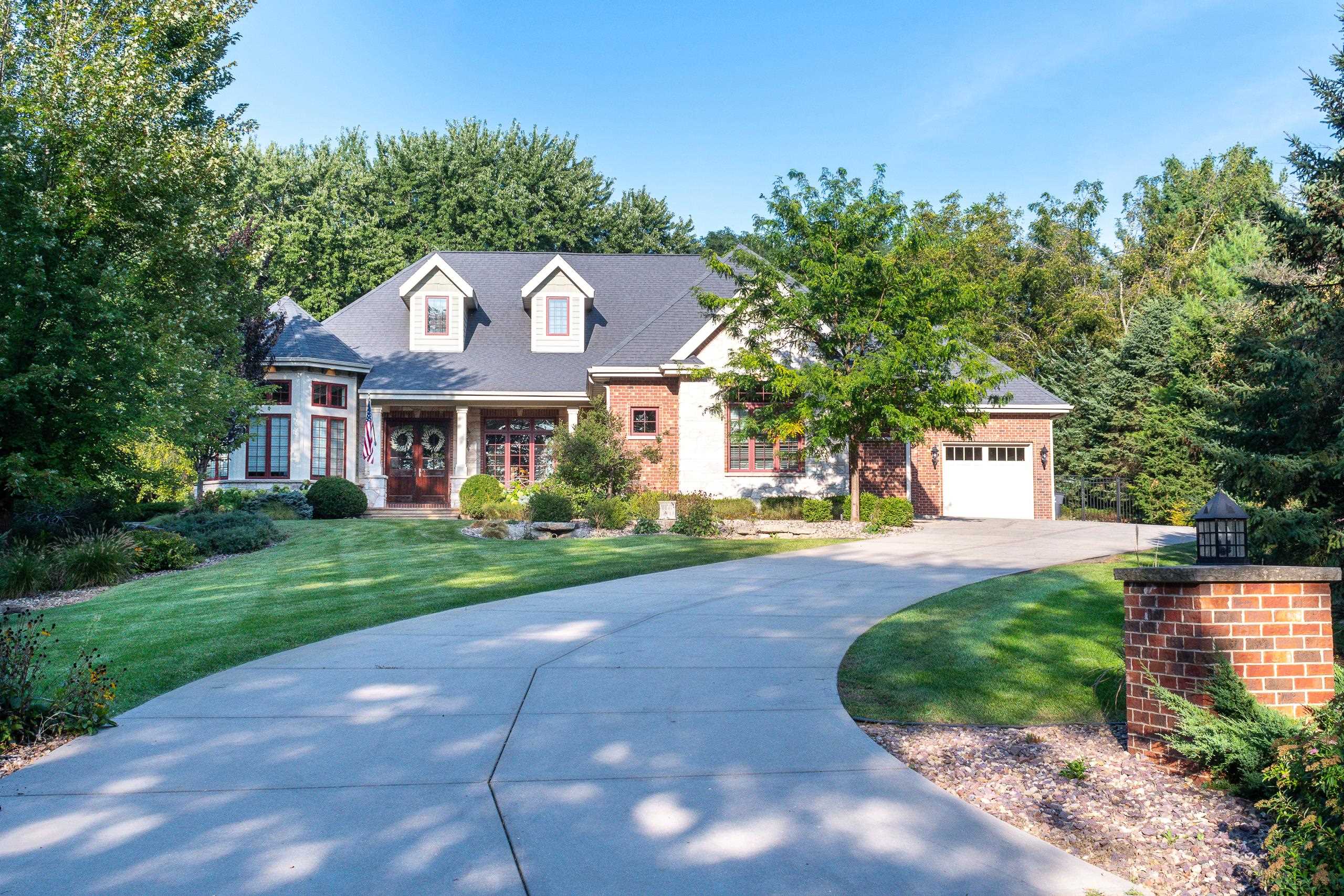 Burr Oak Dr, Middleton, WI 53562