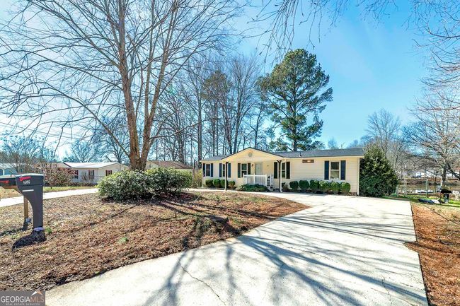 252 Lakeview Dr, House other with 3 bedrooms, 2 bathrooms and 2 parking in Locust Grove GA | Image 37