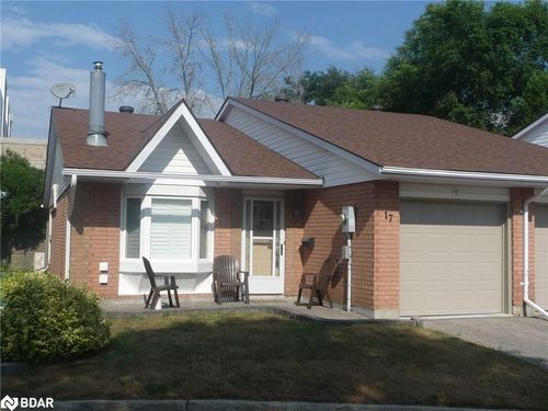 17-696 King St, Midland, ON, L4R5B5 | Card Image