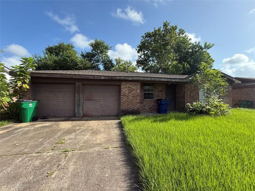 600 W Mimosa St, Angleton, TX, 77515-4832 | Card Image