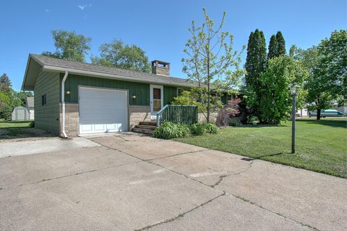 235 W 3rd St, Rush City, MN, 55069-2171 | Card Image