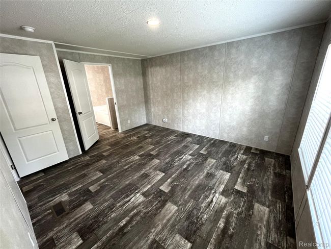 Master Bedroom | Image 15