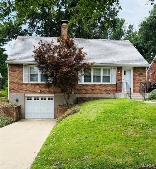 90 Greendale Dr, Saint Louis, MO, 63121-4702 | Card Image