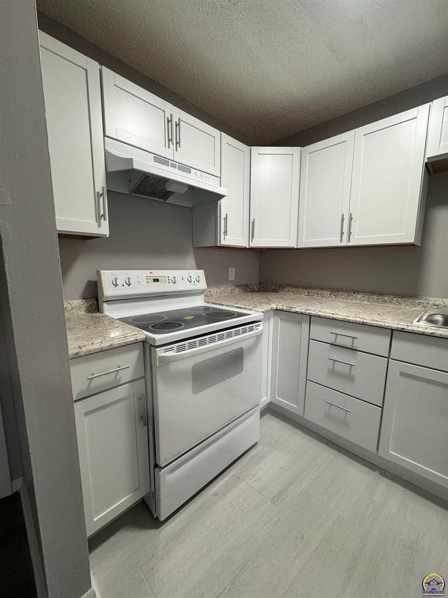 1125 Sw Polk St, Condo with 0 bedrooms, 0 bathrooms and 30 parking in Topeka KS | Image 6