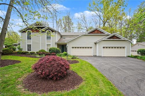 1344 Fox Run Dr, Youngstown, OH, 44512-4086 | Card Image