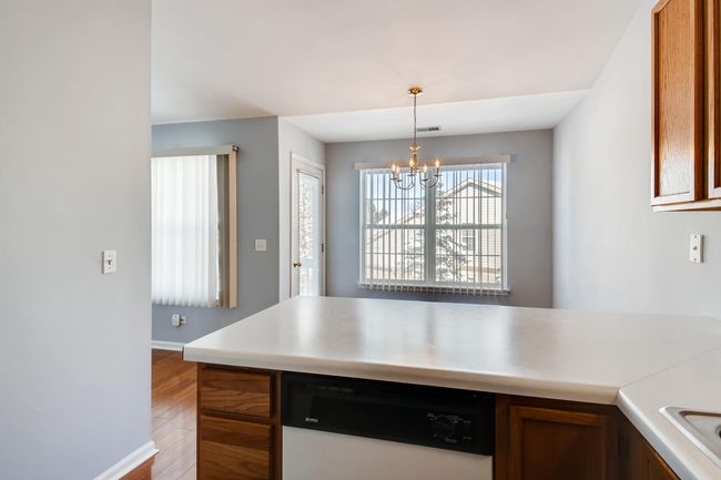 UNIT-3 - 1125 N Red Oak Cir, Condo with 2 bedrooms, 2 bathrooms and 1 parking in Round Lake Beach IL | Image 6