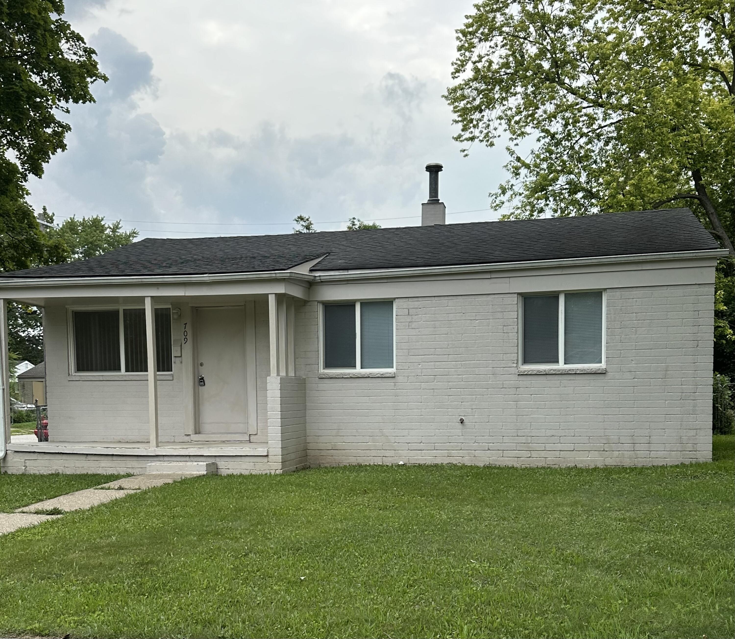 Calder Ave, Ypsilanti, MI 48198