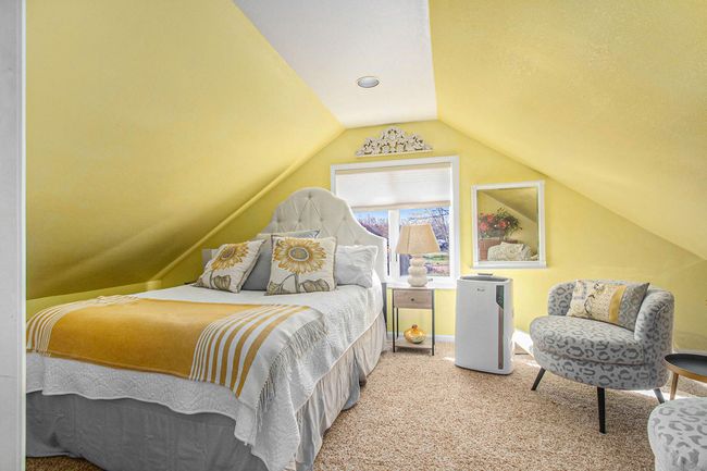 Upstairs bedroom | Image 16