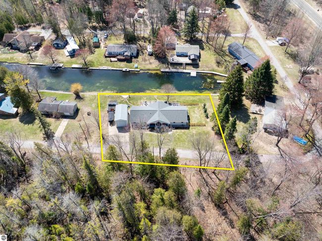 6001 N Silver Pines Dr, House other with 3 bedrooms, 2 bathrooms and null parking in Bellaire MI | Image 10