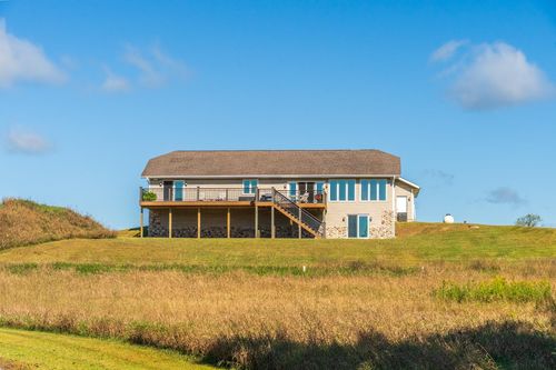 9518 County Road Oo, Rosholt, WI, 54473-8601 | Card Image