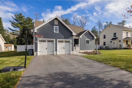 75 Forest Glen Lane, Topsham, ME, 04086 | Card Image