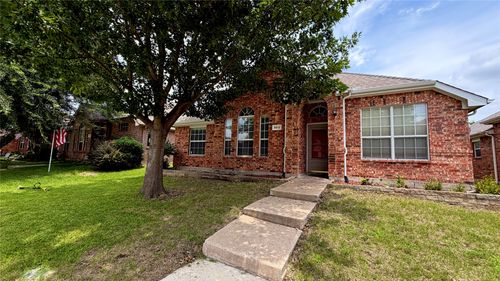 5812 Hidden Pine Ln, Mckinney, TX, 75070-6976 | Card Image