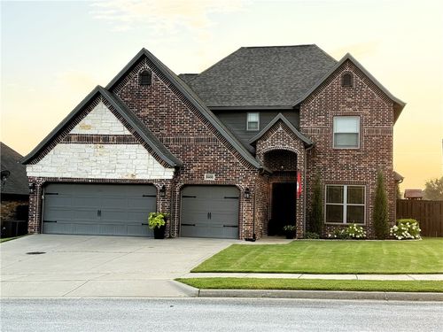 6400 S 46th Blvd, Rogers, AR, 72758-8623 | Card Image