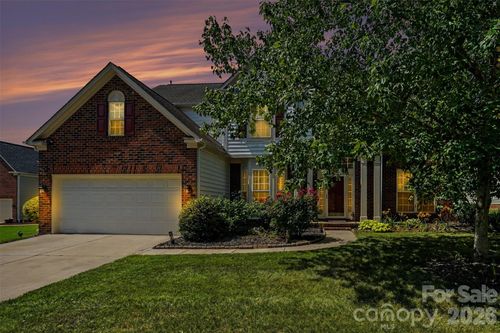 8021 Pelorus Ln, Charlotte, NC, 28269-6924 | Card Image