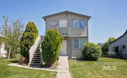 766 Se 4th St, Ontario, OR, 97914-3720 | Card Image
