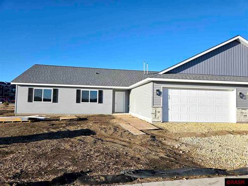 2015 Clark St, Saint Peter, MN, 56082-7527 | Card Image