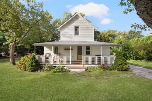 28 Economy Ave, Warwick, RI, 02889-4004 | Card Image