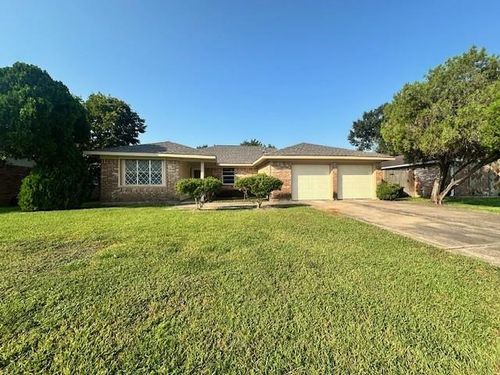 818 Overland St, Stafford, TX, 77477-6435 | Card Image