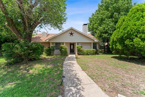 420 Whitney St, Cedar Hill, TX, 75104-2236 | Card Image