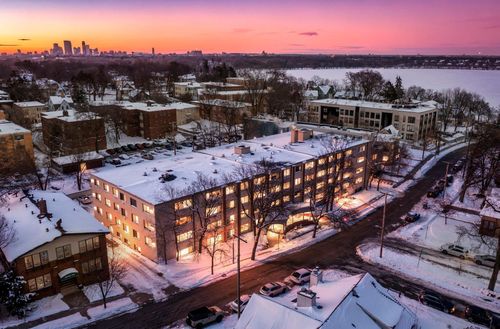 apt-403-2700 W 44th St, Minneapolis, MN, 55410-1939 | Card Image