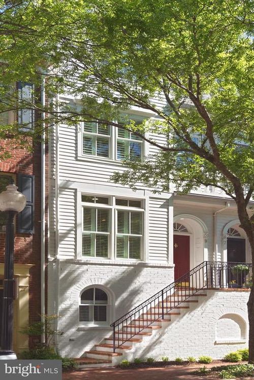 9 Franklin St, ALEXANDRIA, VA, 22314-3828 | Card Image