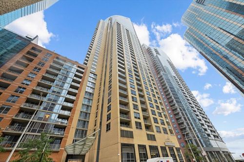 3002-420 Waterside Dr, Chicago, IL, 60601-8014 | Card Image