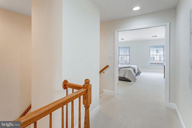 25804 Commons Sq, Townhouse with 3 bedrooms, 4 bathrooms and null parking in CHANTILLY VA | Image 17