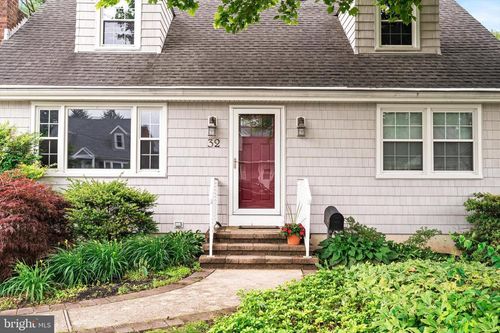 32 Hirsch Ave, Hamilton, NJ, 08690-2022 | Card Image